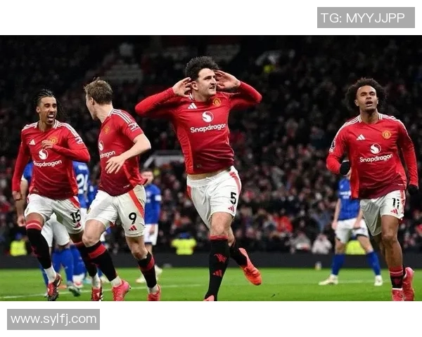 曼联主场惜败，利物浦逆转击败对手，英超争冠格局仍未确定